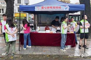 主持人：孔帕尼真的蠢，以为伯恩利在英超还能像在英冠那样踢传控